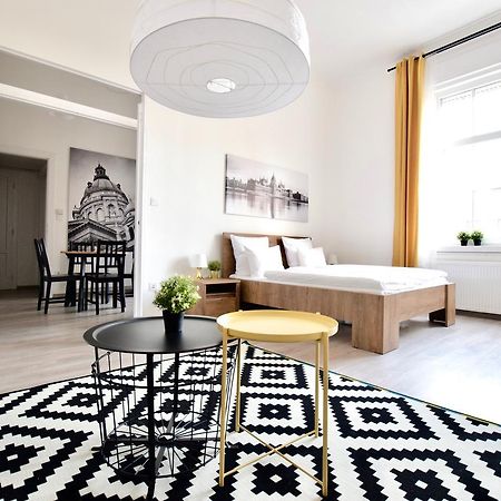 Standard Apartment By Hi5 - Bazilika Suite Budapest Exterior photo