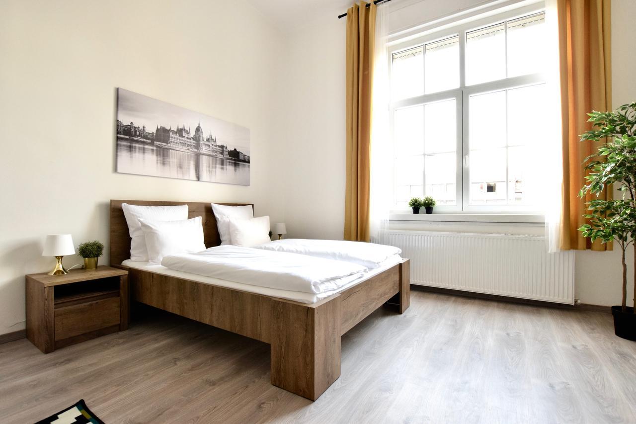 Standard Apartment By Hi5 - Bazilika Suite Budapest Exterior photo