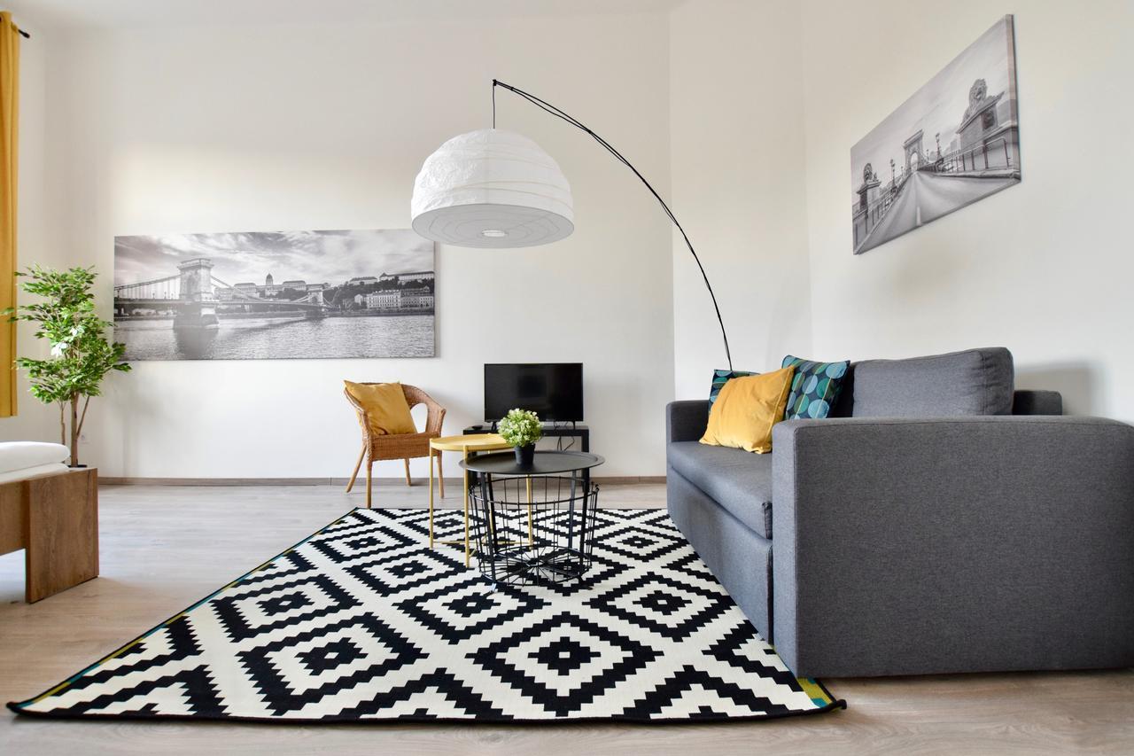 Standard Apartment By Hi5 - Bazilika Suite Budapest Exterior photo