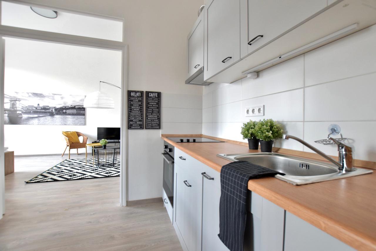 Standard Apartment By Hi5 - Bazilika Suite Budapest Exterior photo